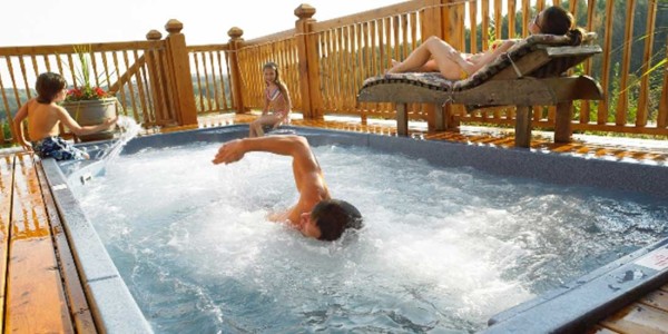 Hydropool Dealer CT, Hot Tub & Spa Store CT | Rizzo Pools